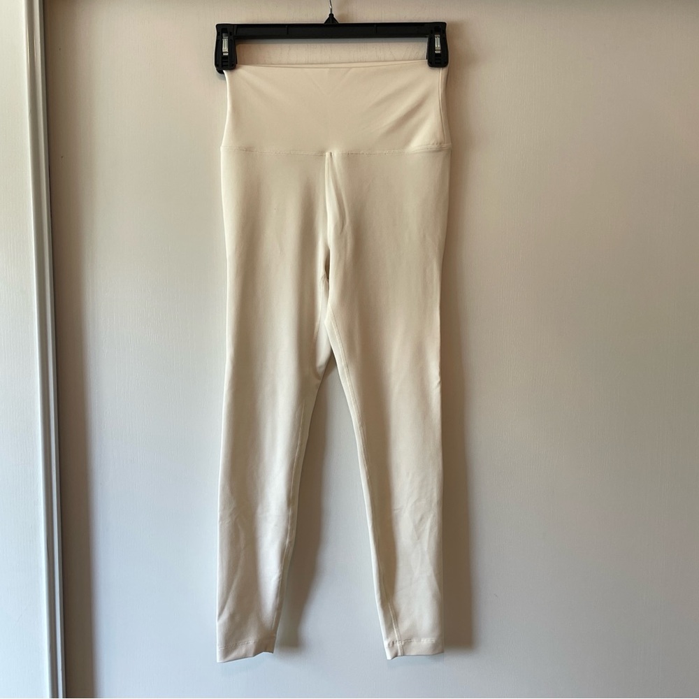 white OV leggings